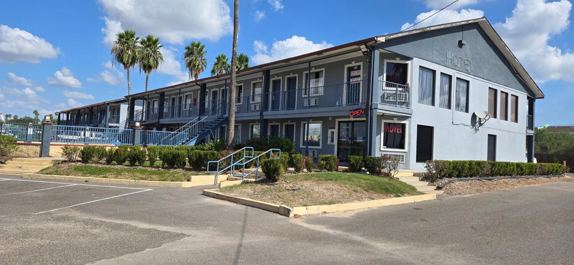 Deluxe Inn Airport McAllen Exteriér fotografie