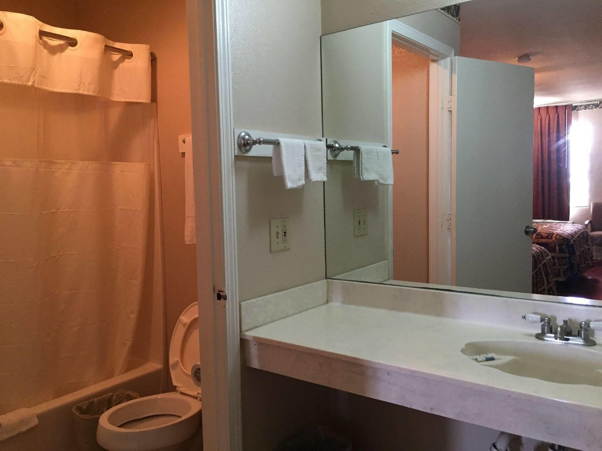 Deluxe Inn Airport McAllen Exteriér fotografie