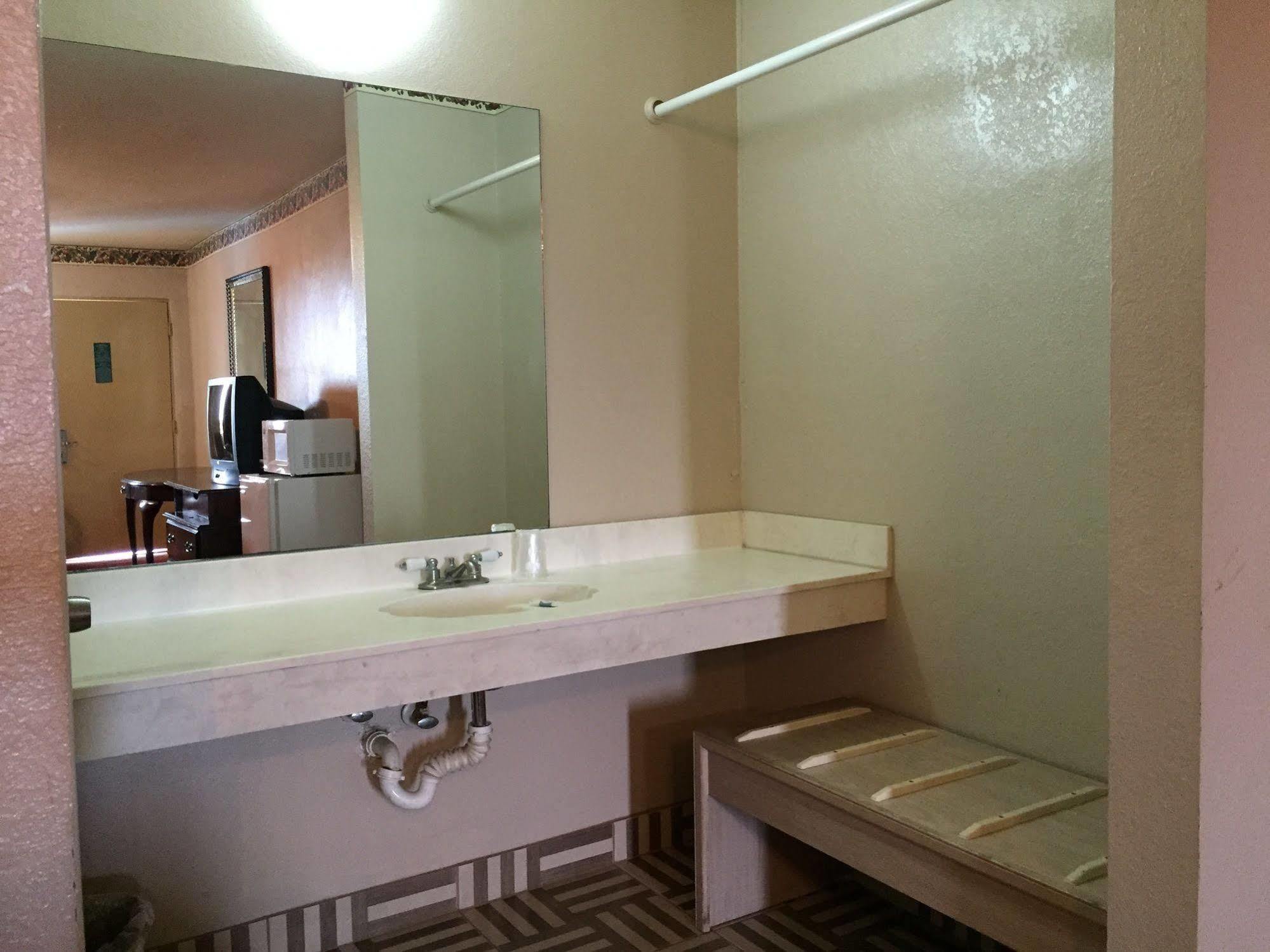 Deluxe Inn Airport McAllen Exteriér fotografie