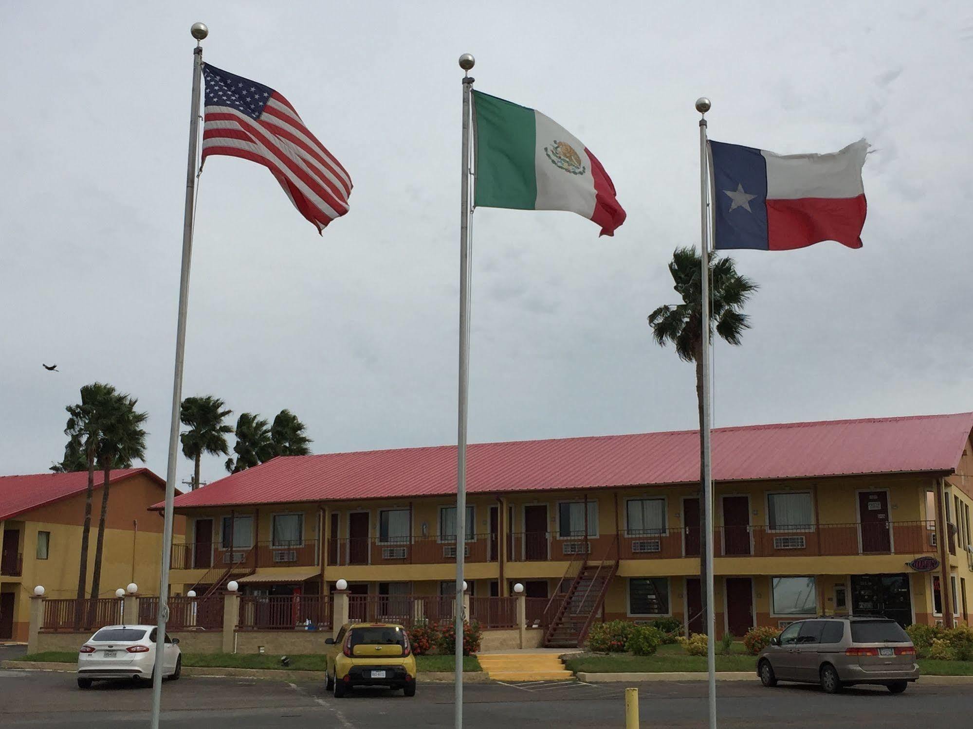 Deluxe Inn Airport McAllen Exteriér fotografie